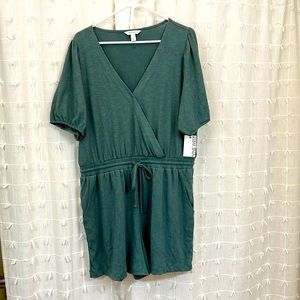 Romper with draw string waist and side pockets. New.